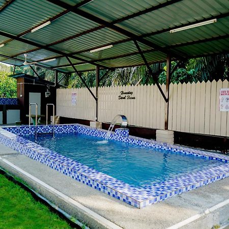 Adorable 3-Bedroom Home With Pool, Wi-Fi And Bbq Rembau Exterior photo