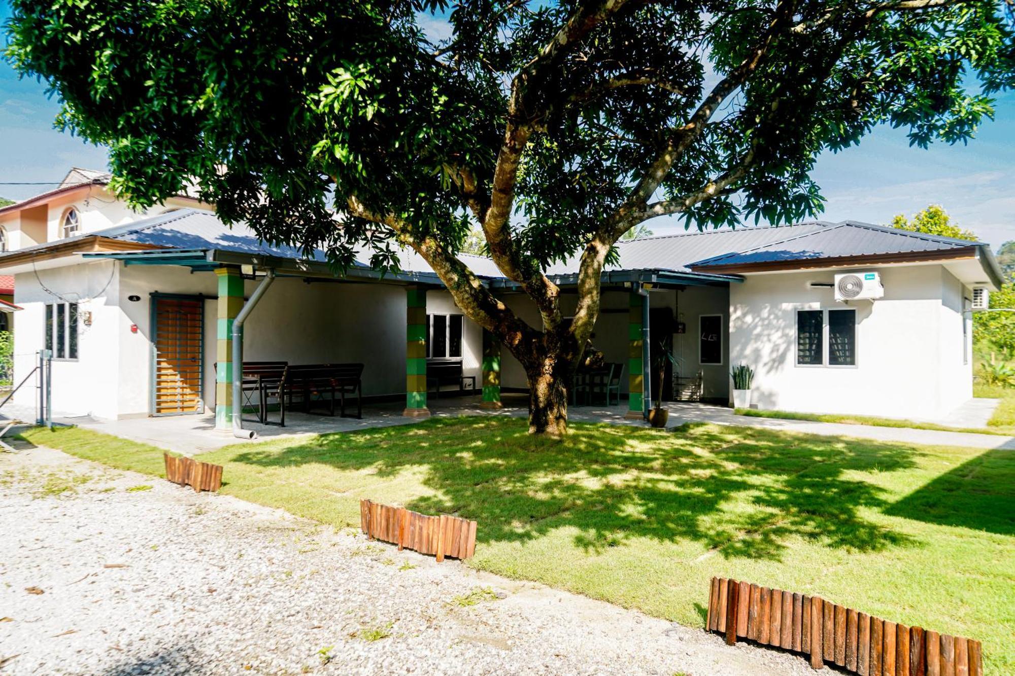 Adorable 3-Bedroom Home With Pool, Wi-Fi And Bbq Rembau Exterior photo